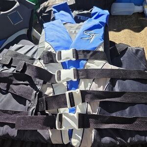 🌊 Stay Afloat in Style — With 2 Life Jackets (Men’s XL) 🛟